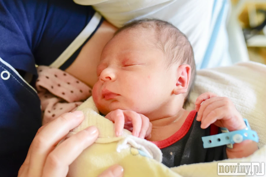 Cześć! Nazywam się Igor Szeglowski. Urodziłem się 13.03 o godz. 5.15. Ważyłem 3110 g i mierzyłem 53 cm. Moimi rodzicami są Paweł i Judyta z Czyżowic.