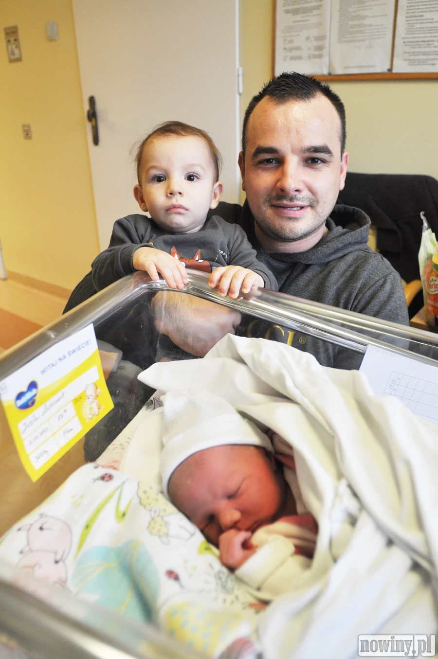 Zuzia Lechoszest urodziła się 12 marca o 17.00, ważąc 3120 g i mierząc 54 cm. Mama Patrycja i tato Damian są mieszkańcami Baborowa. W domu czeka brat Adaś.