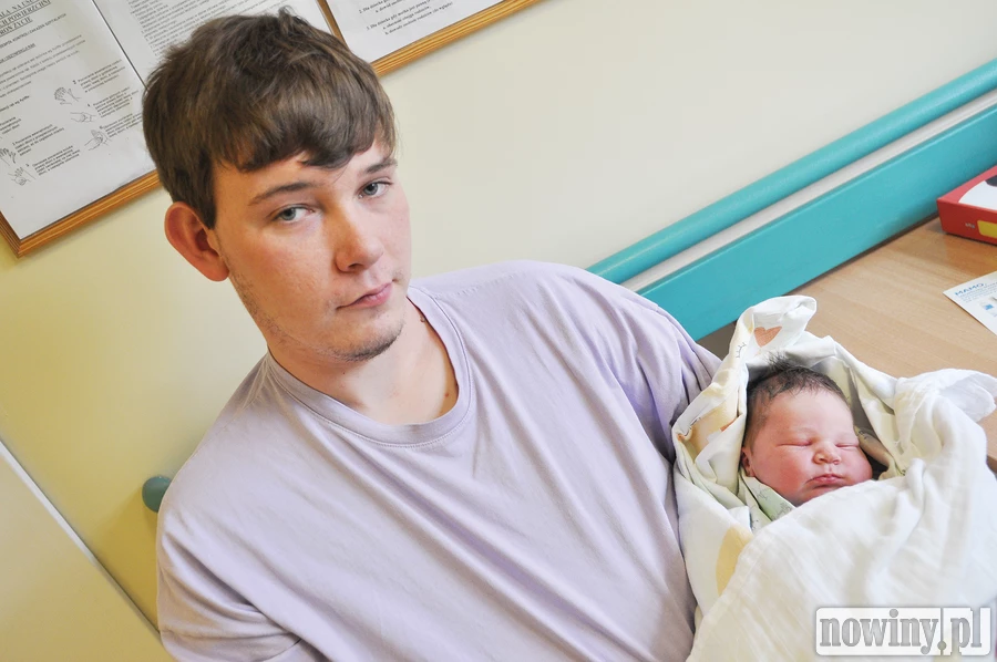 Marcin Plura jest synkiem Łucji i Michała. Przyszedł na świat 31 marca o 7.48. Pierwsza waga wyniosła 4100 g przy długości 61 cm. W domu czeka na brata siostra Katarzyna. Rodzina mieszka w powiecie raciborskim.