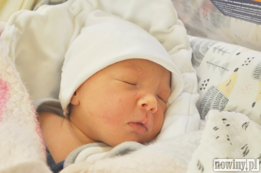 Wojciech Kałuża jest raciborzaninem urodzonym 4 kwietnia o 22.42. Przy wadze 2510 g mierzył 50 cm.
