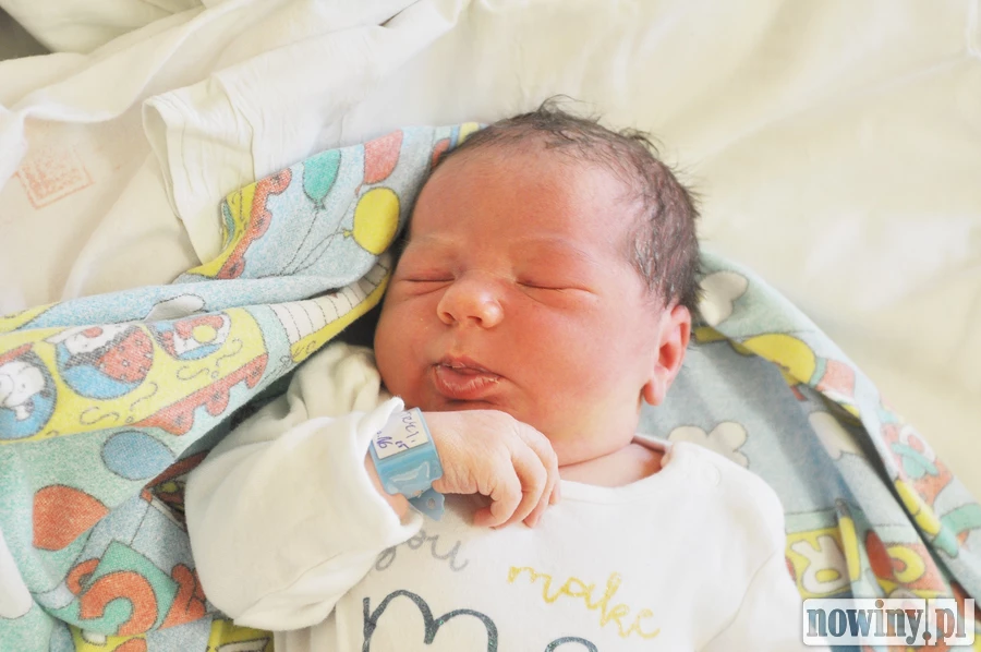 Emil Jeszka to nowy mieszkaniec Kornowaca. Synek Patrycji i Marcina zjawił się na świecie 5 kwietnia o 16.25. Ważył wtedy 4520 g i mierzył 58 cm. W domu czeka na niego brat Oliwier.