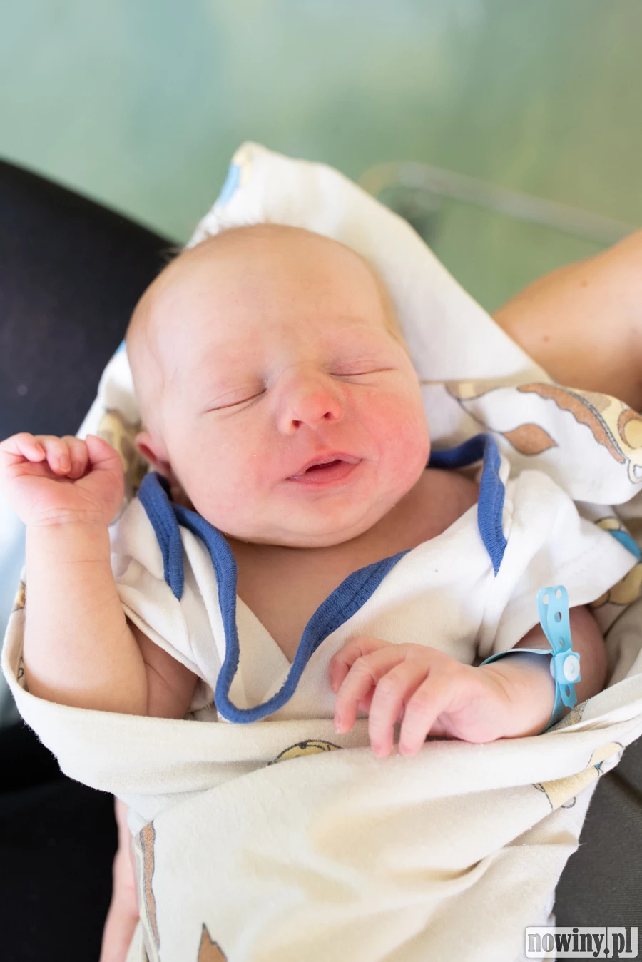 Cześć! Nazywam się Bartek Sochacki. Urodziłem się 12.04 o godz. 11.30. Ważyłem 3460 g i mierzyłem 56 cm. Moimi rodzicami są Katarzyna i Marcin z Wodzisławia Śląskiego. W domu czeka na mnie starszy brat Kuba.