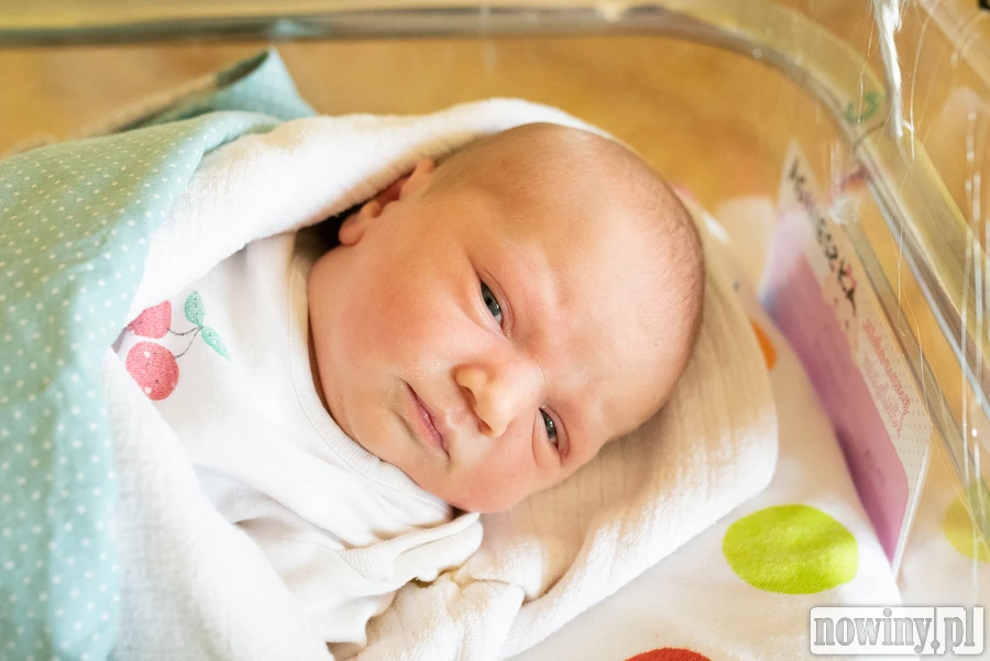 Na zdjęciu mamy Agnieszkę Pawelę. Aga urodziła się 10.05 o 10.25. Ważyła 3820 g i mierzyła 54 cm. Jej rodzicami są Monika i Robert z Połomi. W domu na Agę czeka starsza siostra Kamila.