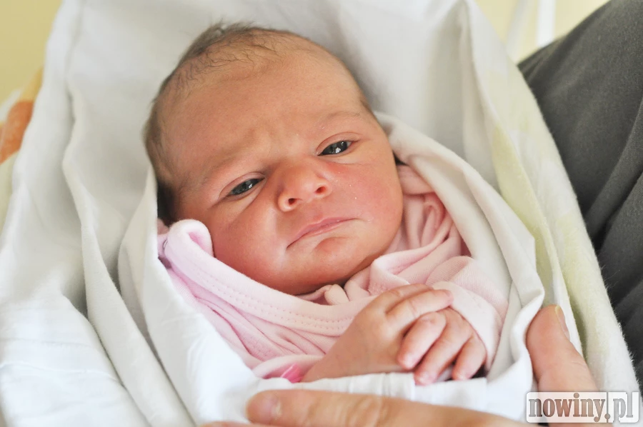 Mija Łukowski jest córeczką Justyny i Wojciecha z Chałupek. Urodziła się 12 maja o 8.23. Ważyła wtedy 2840 g i mierzyła 52 cm. W domu czeka siostra Nadia.