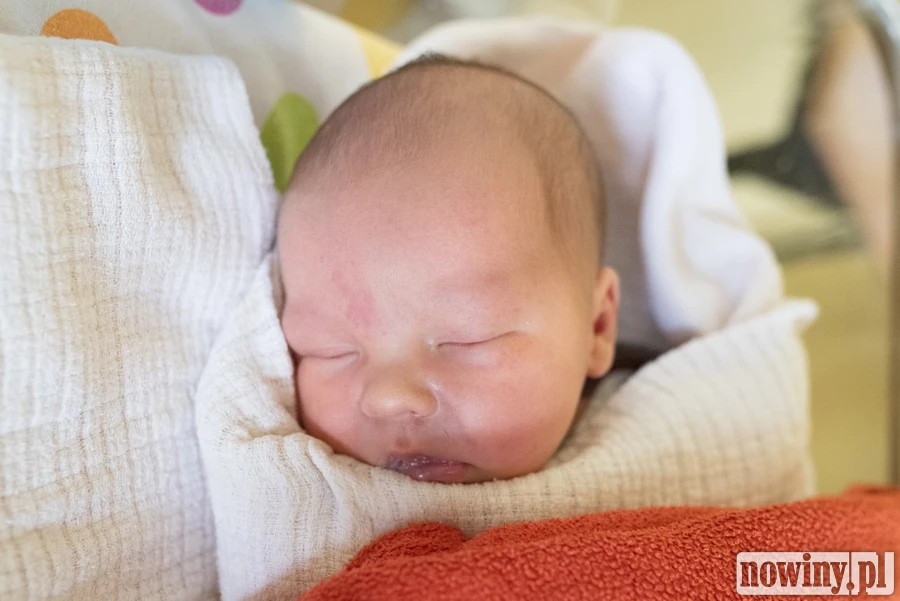 Michał Kaczmarczyk urodził się 22.05 o 9.28. Ważył 3810 g i mierzył 58 cm. Michaś jest synem Sandry i Pawła z Wodzisławia Śląskiego. W domu czeka na niego starsza siostra Julka.