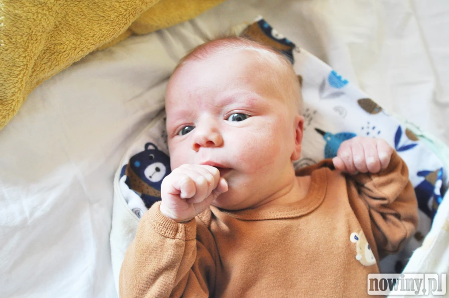 Wojtek Paszkiewicz urodził się 24 mają o 11.45. Ważył wtedy 3560 g i mierzył 56 cm. Mama Dorota i tato Błażej są mieszkańcami Krowiarek. W domu czeka rodzeństwo: Halina, Martyna i Piotr.