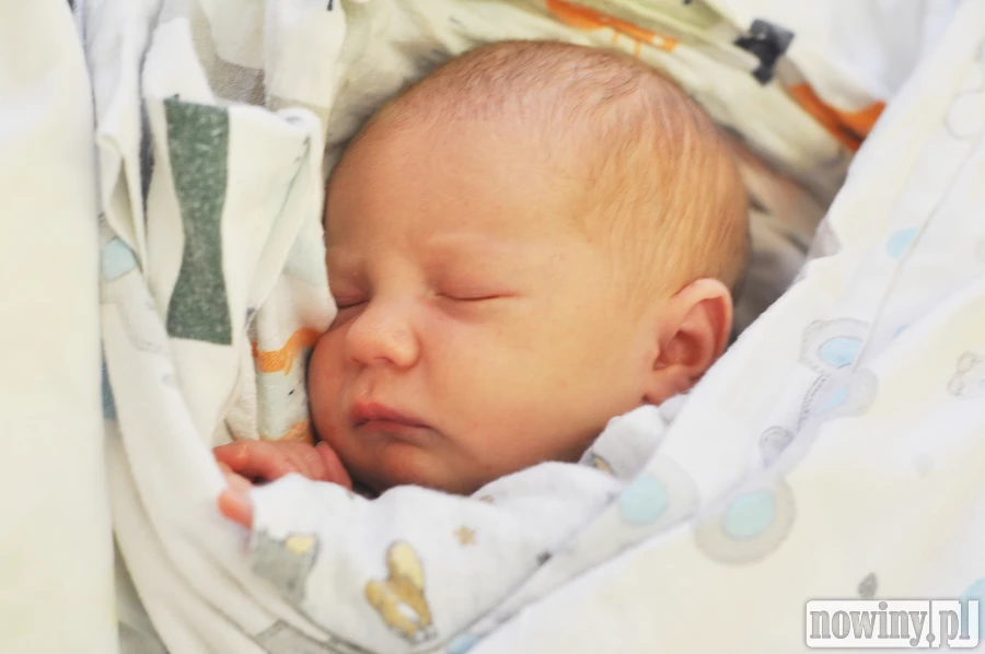 Malwina Tulec urodziła się 30 maja o 13.35. Przy wadze 2890 g mierzyła 50 cm. Mama Patrycja i tato Adam są z Raciborza. W domu czeka rodzeństwo: Angelika, Monika i Jonathan.