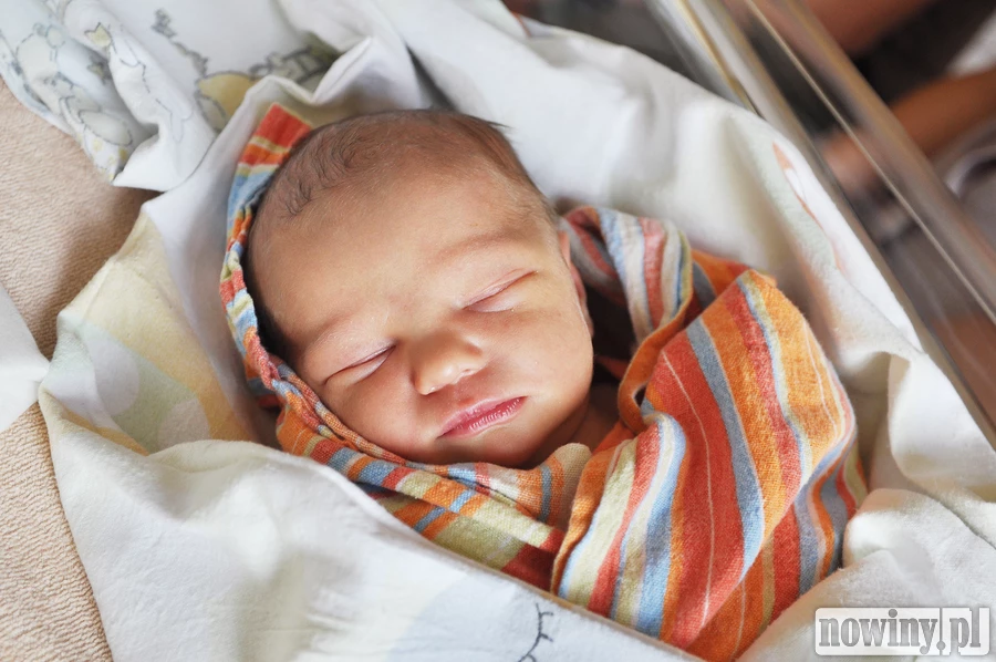 Zosia Modrzejewska zjawiła się na świecie 31 maja o 23.55. Ważyła wówczas 2760 g i mierzyła 53 cm. Mama Magdalena i tato Szymon są mieszkańcami Raciborza.