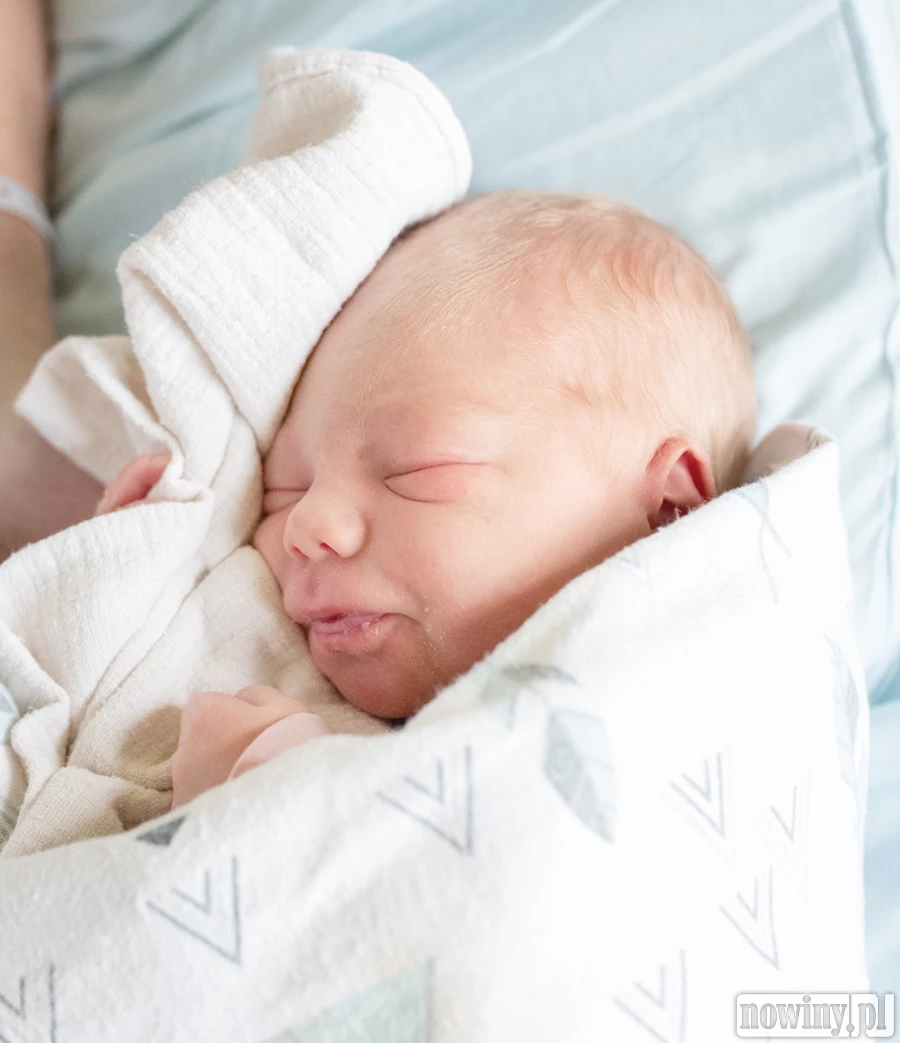 Mały Leon Pluta urodził się 28.06 o godz. 10.50. Ważył 3290g i mierzył 53cm. Jego rodzicami są Patrycja i Mateusz z Wodzisławia Śląskiego. Leon ma starszą siostrę Nadię.