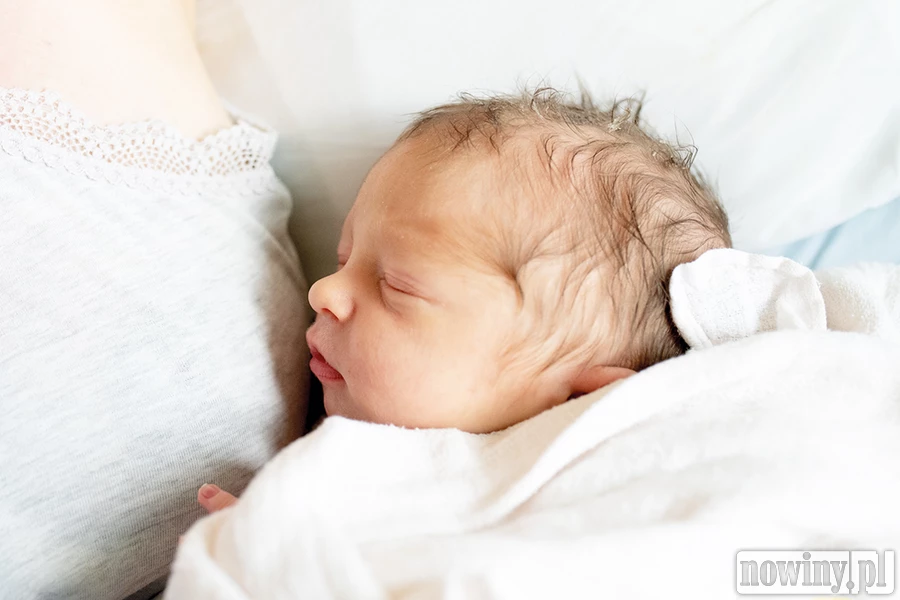 Mały Franio Ślósarczyk urodził się 28.06 o godz. 10.30. Ważył 3660g i mierzył 56cm. Jego rodzicami zostali Klaudia i Krzysztof z Cieszyna.
