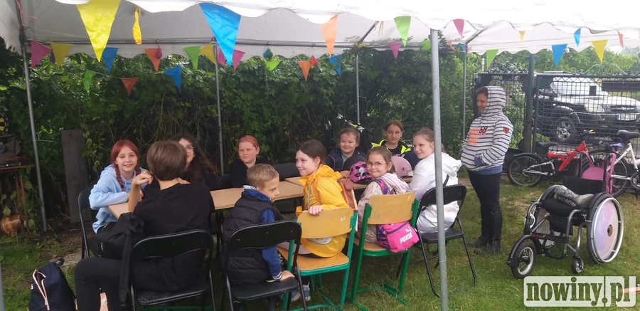 W przypadku niepogody uczestnicy np. grają w gry planszowe
