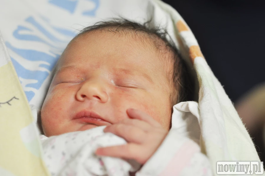 Celina Kula przyszła na świat 4 lipca o 13.50. Ważyła 3300 g i mierzyła 55 cm. Mama Martyna i tato Mateusz cieszą się wraz z siostrą Laurą. Rodzina mieszka w Rybniku.