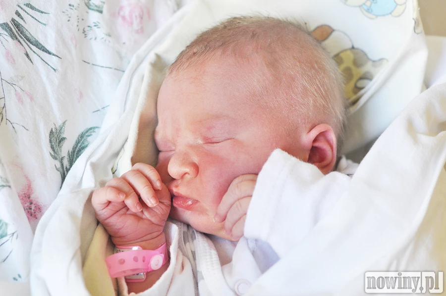 Milenka Pęczek urodziła się 11 lipca o 0.55. Przy wadze 3500 g osiągnęła długość 53 cm. Mama Katarzyna i tato Grzegorz są mieszkańcami Lysek. W domu czekają siostra Nadia i brat Radek.