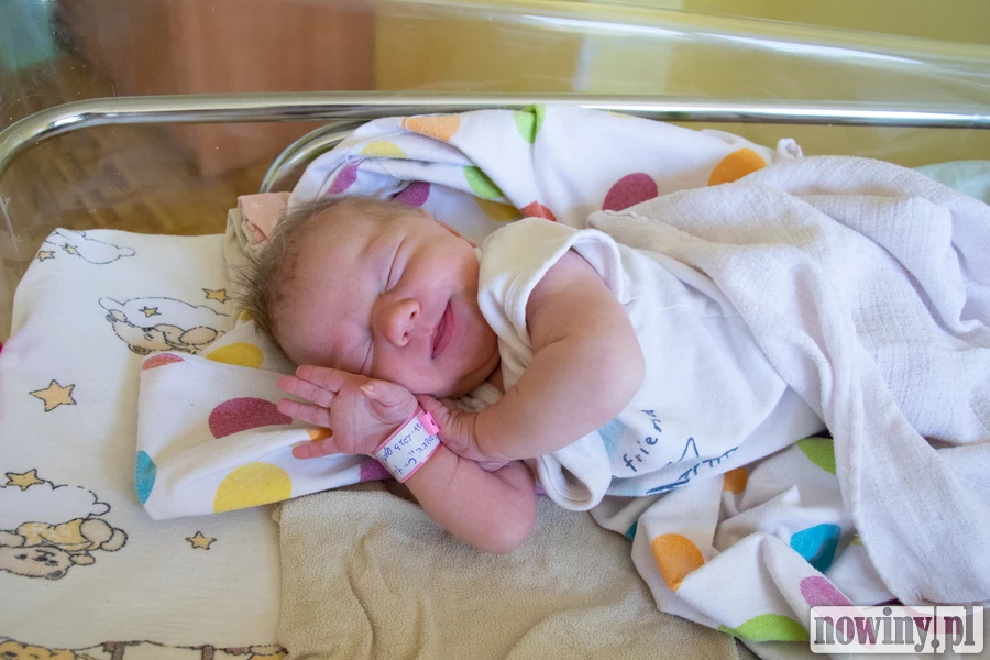 Cześć! Nazywam się Sonia Kosider. Urodziłam się 13.07. o godz. 8.27. Ważyłam 3340 g i mierzyłam 54 cm. Moimi rodzicami są Joanna i Łukasz z Wodzisławia Śląskiego. W domu czeka na mnie starszy braciszek Karol.