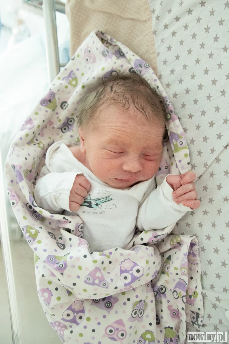 Na zdjęciu słodko śpi mały Artur Tront. Chłopczyk urodził się 22.07 o godz. 1.25. Ważył 3200 g i mierzył 54 cm. Jego rodzicami zostali Marta i Radek z Wodzisławia Śląskiego. W domu na Artura czeka starsza siostra Monika.
