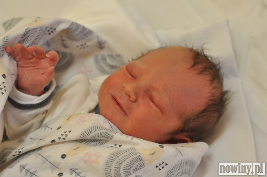 Nikodem Kłosek jest synkiem Karoliny i Damiana z Raciborza. Urodził się 18 lipca o 2.33. Ważył wtedy 3000 g i mierzył 54 cm.