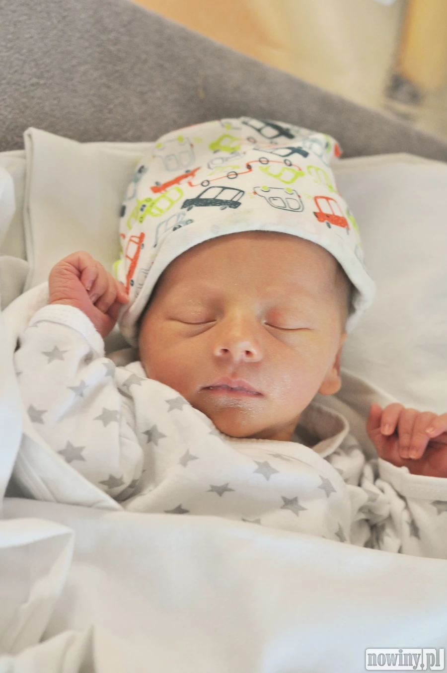 Kacper Seget jest synkiem Karoliny i Krzysztofa. Ich pierwsze dziecko przyszło na świat 2 sierpnia o 11.45. Ważyło wtedy 3260 g i mierzyło 54 cm. Rodzina mieszka w Raciborzu.