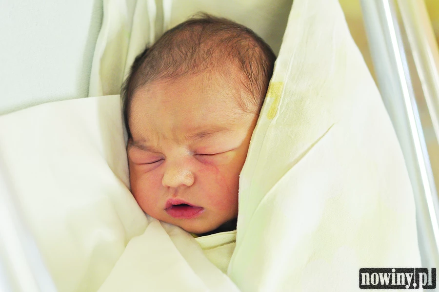 Adam Zawada jest nowym mieszkańcem Krzanowic. Urodził się 3 sierpnia o 19.17. Przy wadze 3970 g mierzył 59 cm. Mamą chłopczyka jest Dominika, a tatą Łukasz.