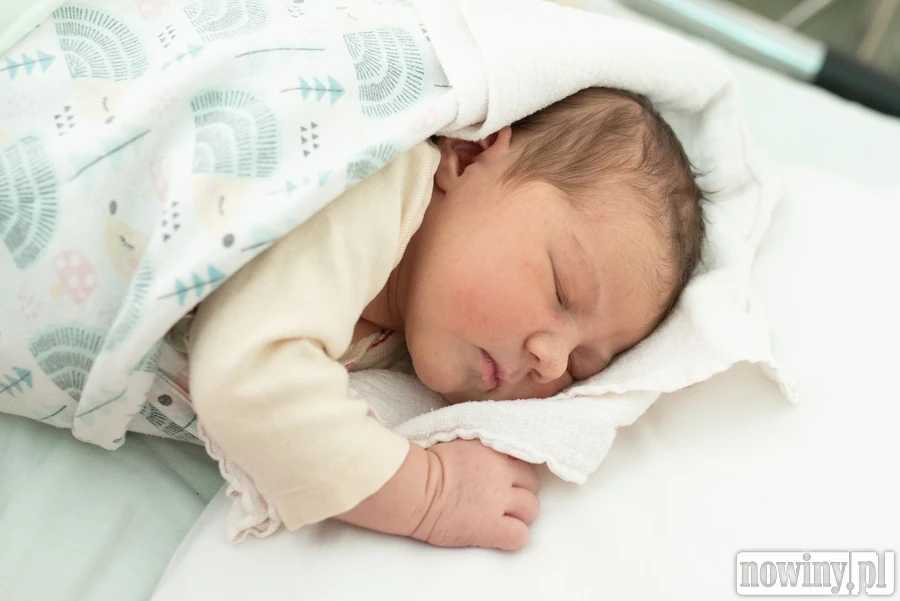 Mała Zuzia Krawczyńska urodziła się 6.08 o godz. 9.35. Ważyła 3660 g i mierzyła 54 cm. Jej rodzicami są Klaudia i Tomasz z Rydułtów.