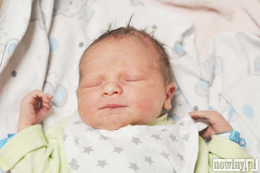 Wojciech Niemiec przyszedł na świat 9 sierpnia o 21.50. Pierwsza waga wykazała 3360 g przy długości 53 cm. Mama Justyna i tato Adrian cieszą się z narodzin pierworodnego. Rodzina mieszka w Brzeźnicy.