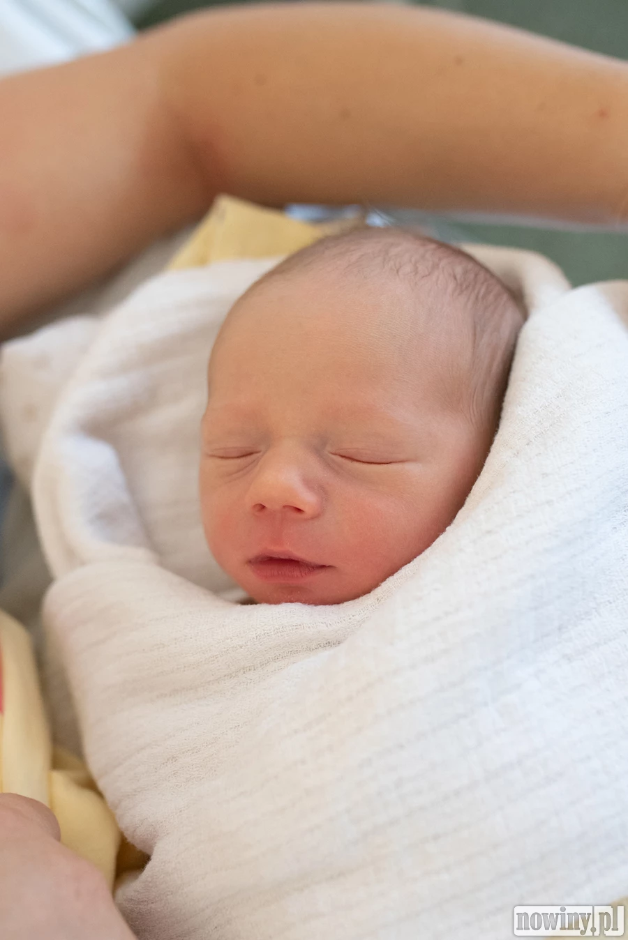 Leon Zuzok urodził się 16.08 o godz. 13.25 jako syn Danieli i Macieja z Czyżowic. Chłopczyk ważył 2890 g i mierzył 53 cm. To pierwsze dziecko pary.