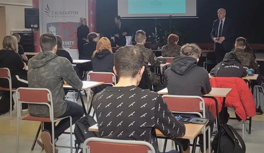 W Zespole Szkół Nr 2 im. Wojciecha Korfantego rozegrano konkurs wiedzy o Sejmie RP
