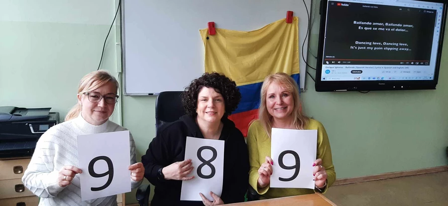 Organizatorki konkursu: B. Omylakowska, Maria Leyton Paredes, Dorota Sitek-Sędek. Fot. ZS 2