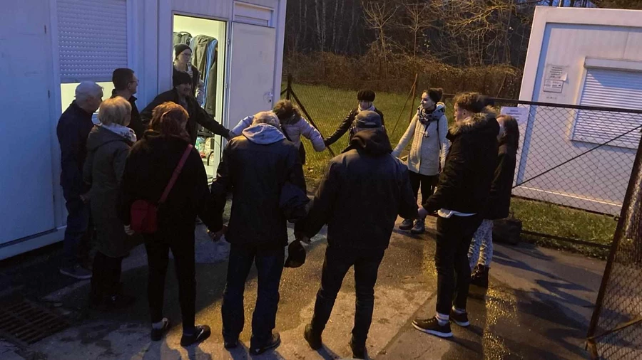 W przedświątecznym czasie także w ogrzewalni nie brakuje wzruszeń. Fot. B.Magiera