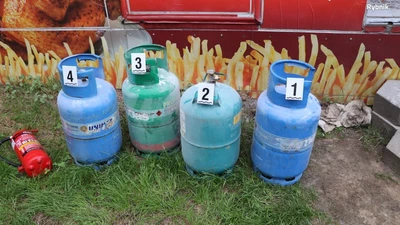 W jakim stanie były butle i instalacja w budce? Po wybuchu sprawdzają to specjaliści