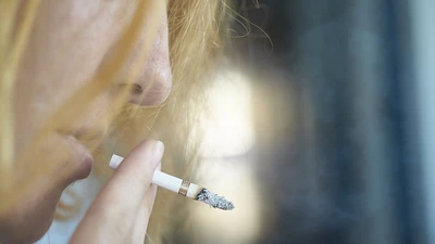 8 mln Polaków regularnie pali, a 70 tys. umiera corocznie z powodu chorób odtytotniowych