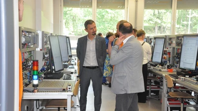 Sprzęt z KPO zasili szkoły w Wodzisławiu, Rydułtowach i Pszowie