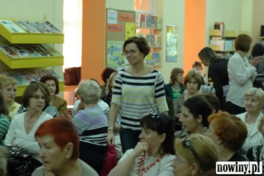 Agata Passent z żalem wychodzi z biblioteki