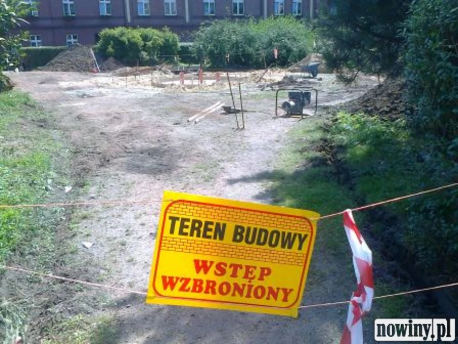 Trawiński brukuje przy skwerze Jagiełły