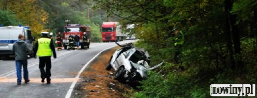 Wypadek w Rudach - kierowca wjechał pod TIR-a