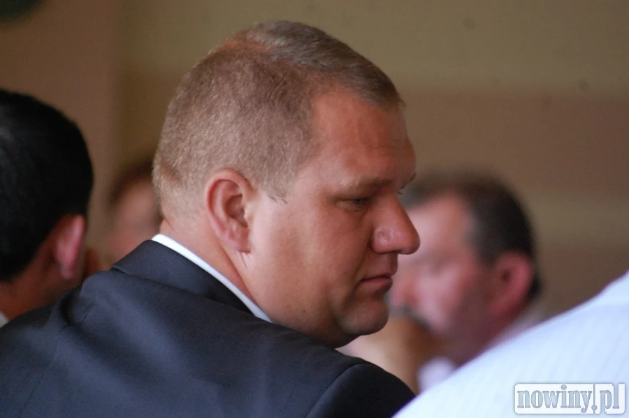 Radny o mało nie spóźnił się na własne ślubowanie