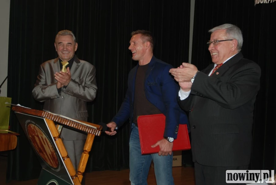 Dąb Brzeźnica solidnym drzewem w gminie Rudnik