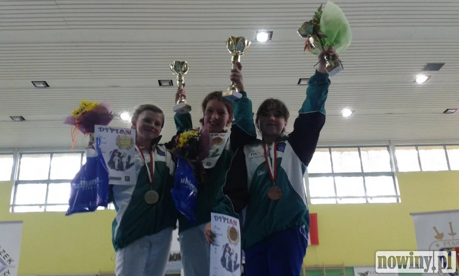 Skrzaty, zuchy i dzieci z medalami