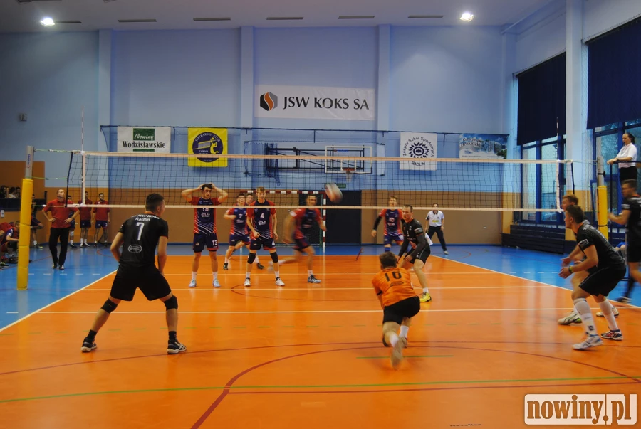 Volley wygrał derby, ale punkt został w Radlinie