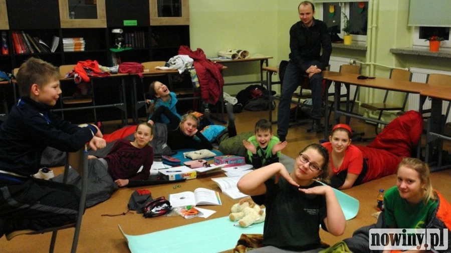 Matematyczny maraton w ZSOMS Racibórz - rozwiązywali zadania przez 12 godzin