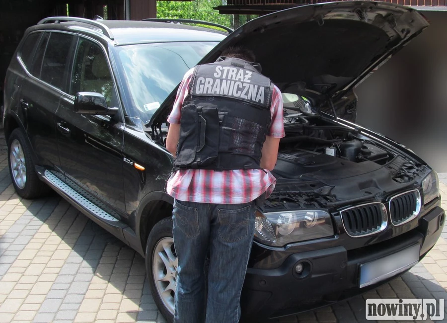 Rydułtowy: strażnicy graniczni odzyskali skradzione BMW