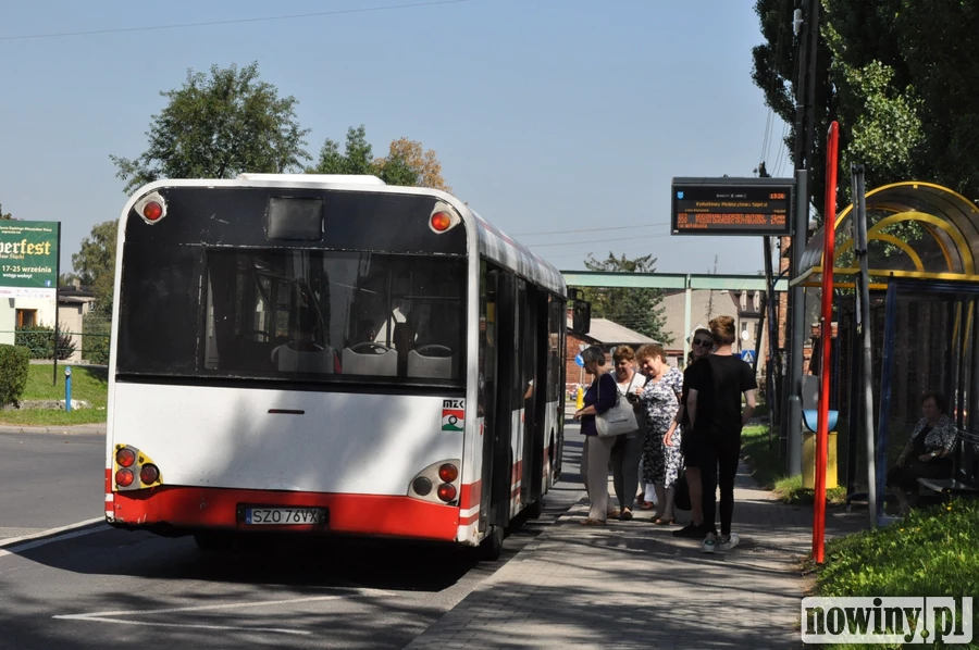 Kto jeździ autobusami MZK? Głównie uczniowie i seniorzy