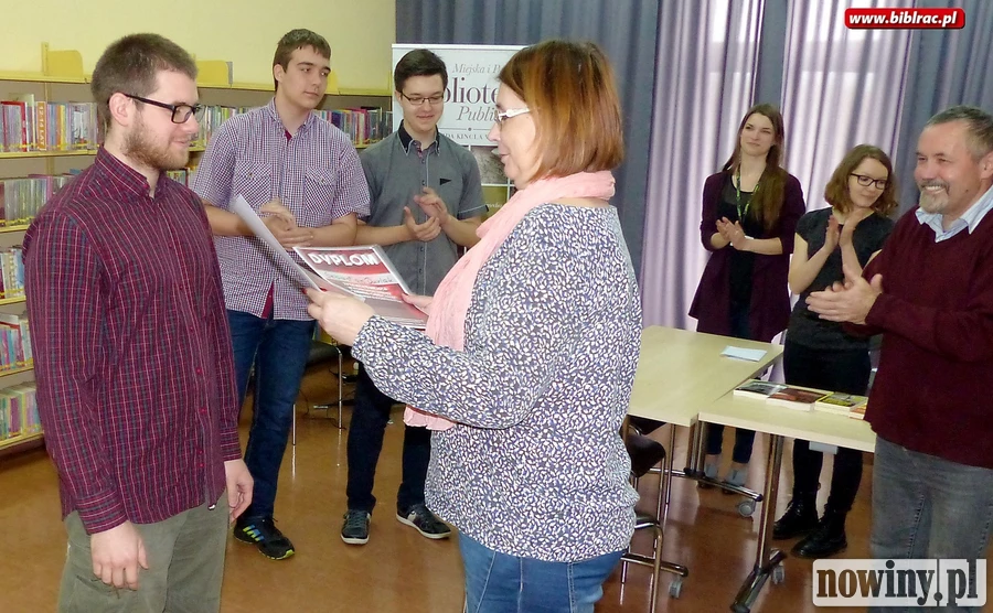 Wielka gra w bibliotece: Ziemia obiecana - książka kontra film