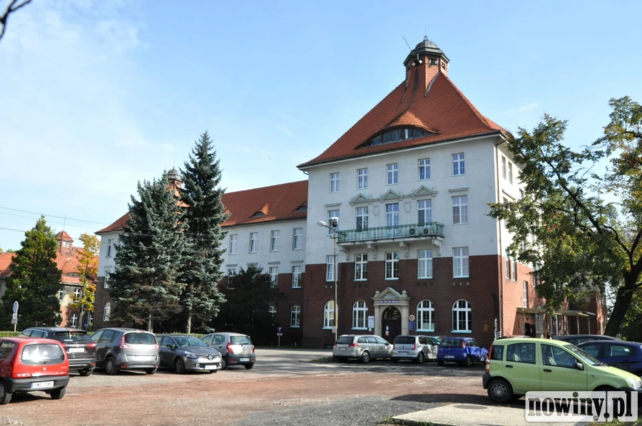 Mapa zamkniętych oddziałów szpitalnych. Na niej Rydułtowy