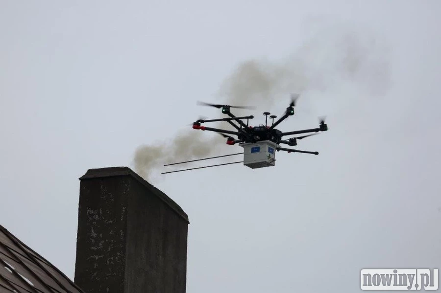 Dron antysmogowy - bat na palących odpadami
