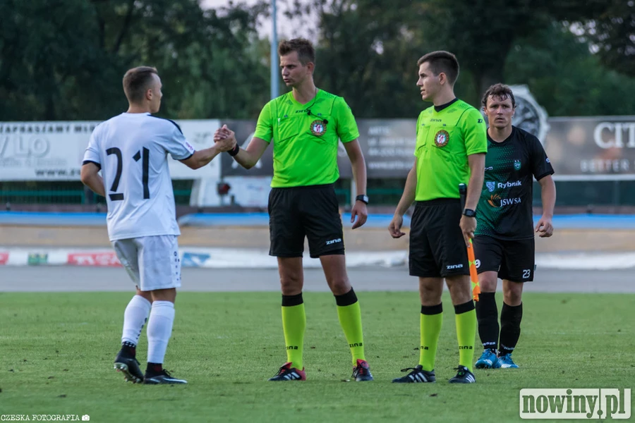 Łukasz Ostrowski sędzią w meczu ROW-u 1964 Rybnik