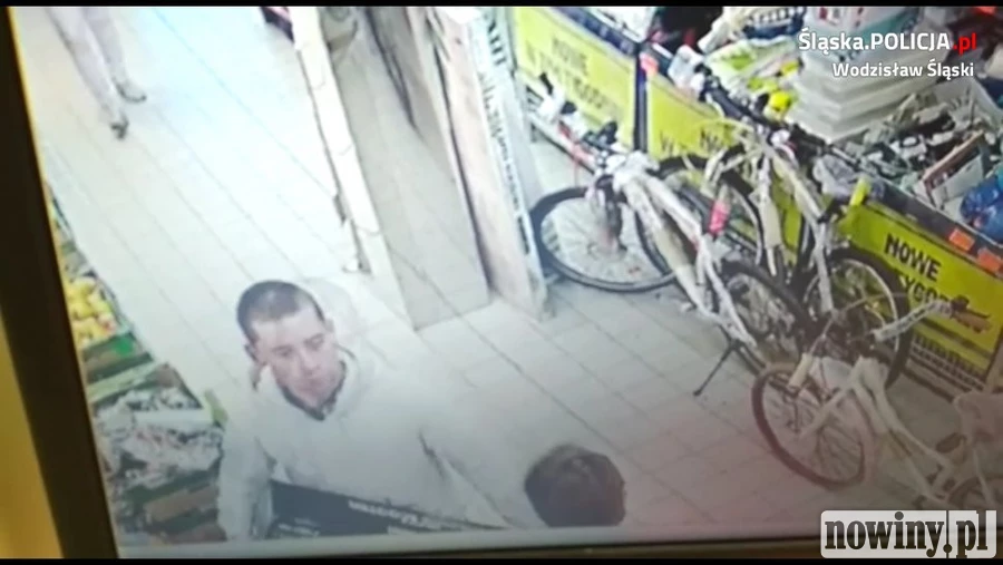 Złodziej ukradł hulajnogi. Szuka go policja