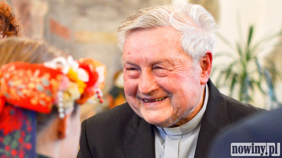 Ksiądz Jan Szywalski opowiada anegdoty o... księżach