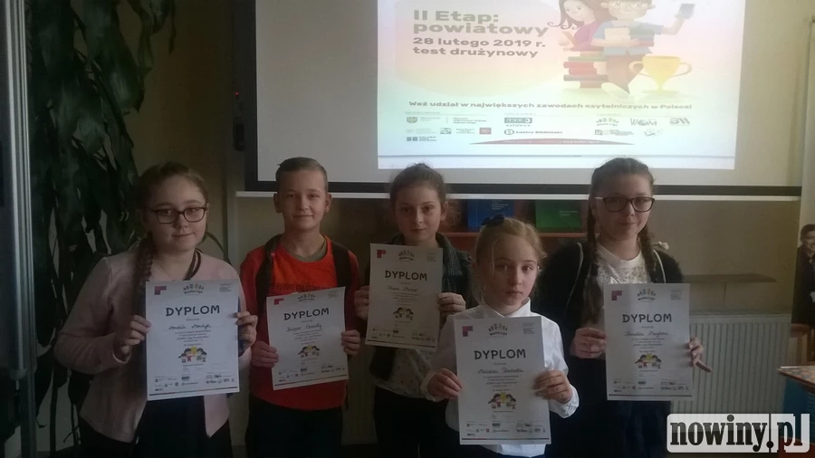Uczennice ze Zwonowic będą reprezentowały powiat w Wielkiej Lidze Czytelników