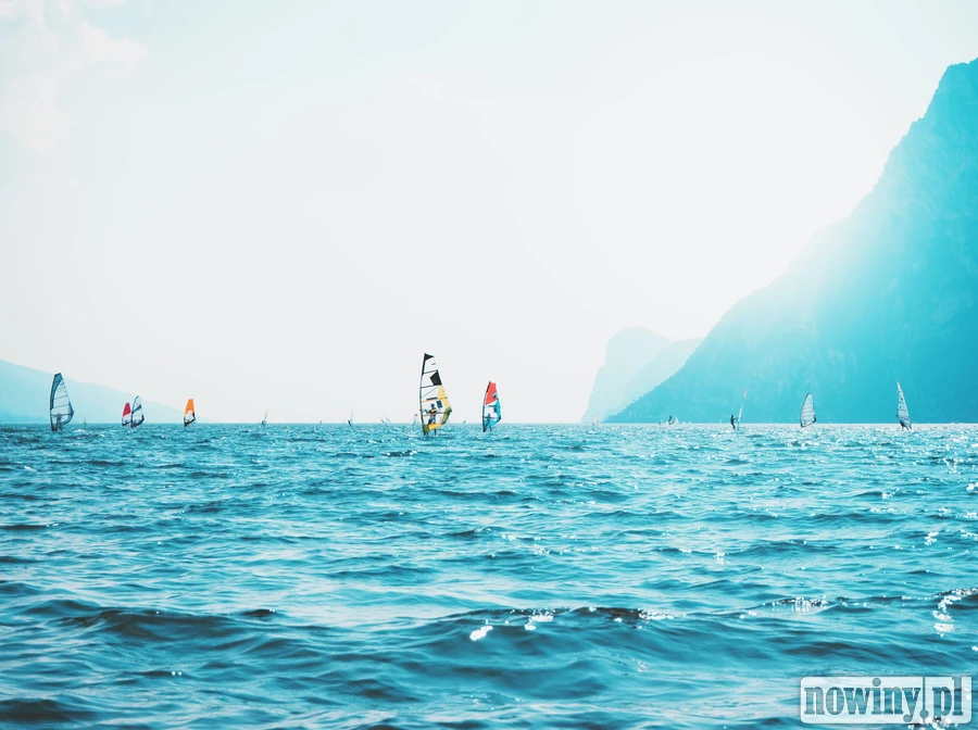 Jaki sprzęt windsurfingowy wybrać? Propozycje sprzętu na windsurfing