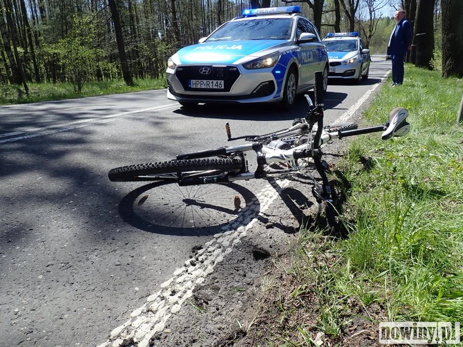 Wypadek na Robotniczej. Ranny rowerzysta trafił do szpitala